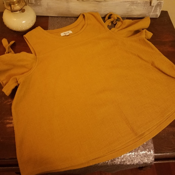 Madewell off the shoulder top - Picture 2 of 4